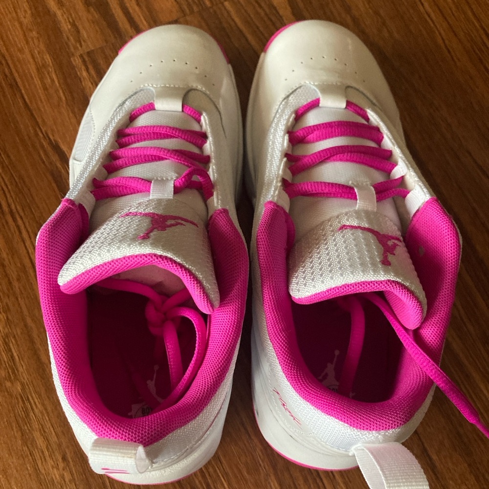 🆕🔥Jordan Max Aura 6White/Pink 6.5Y/Womens 8 - Picture 8 of 11